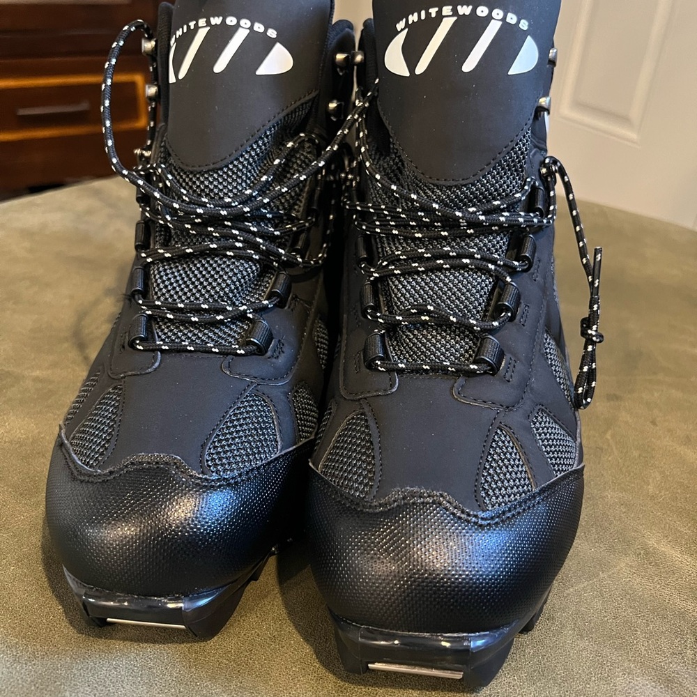 Whitewoods Black Ski Boots